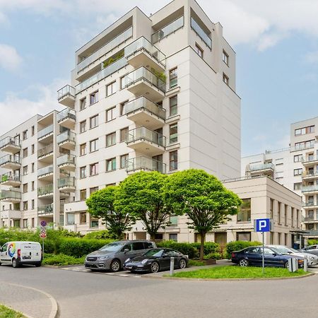 City Apartment With Parking Near Metro Mlociny By Noclegi Renters Varsavia Esterno foto