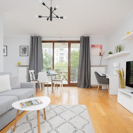City Apartment With Parking Near Metro Mlociny By Noclegi Renters Varsavia Esterno foto