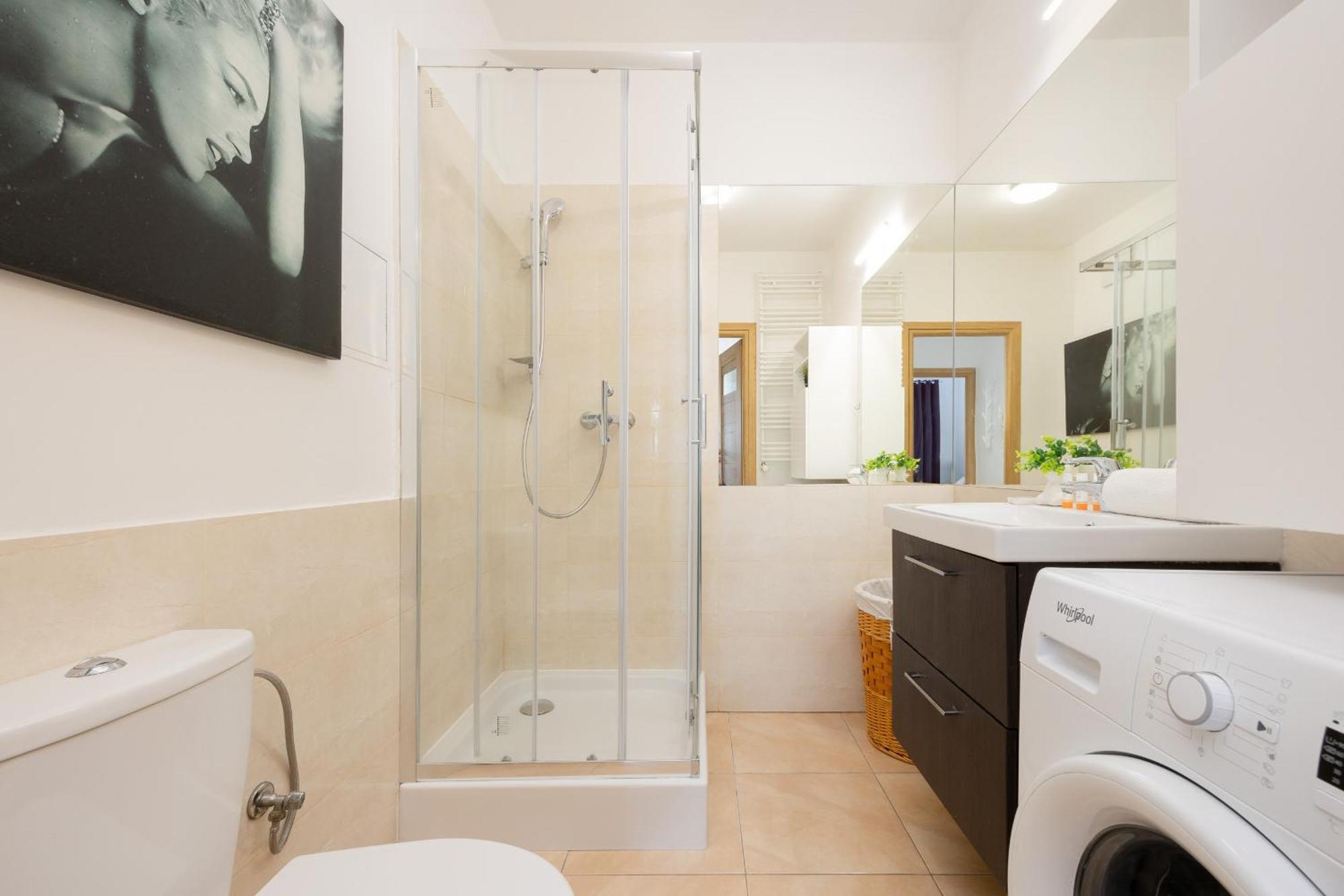 City Apartment With Parking Near Metro Mlociny By Noclegi Renters Varsavia Esterno foto